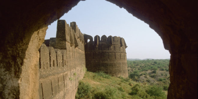 Das beeindruckende Rohtas Fort gehört zum UNESCO-Weltkulturerbe.